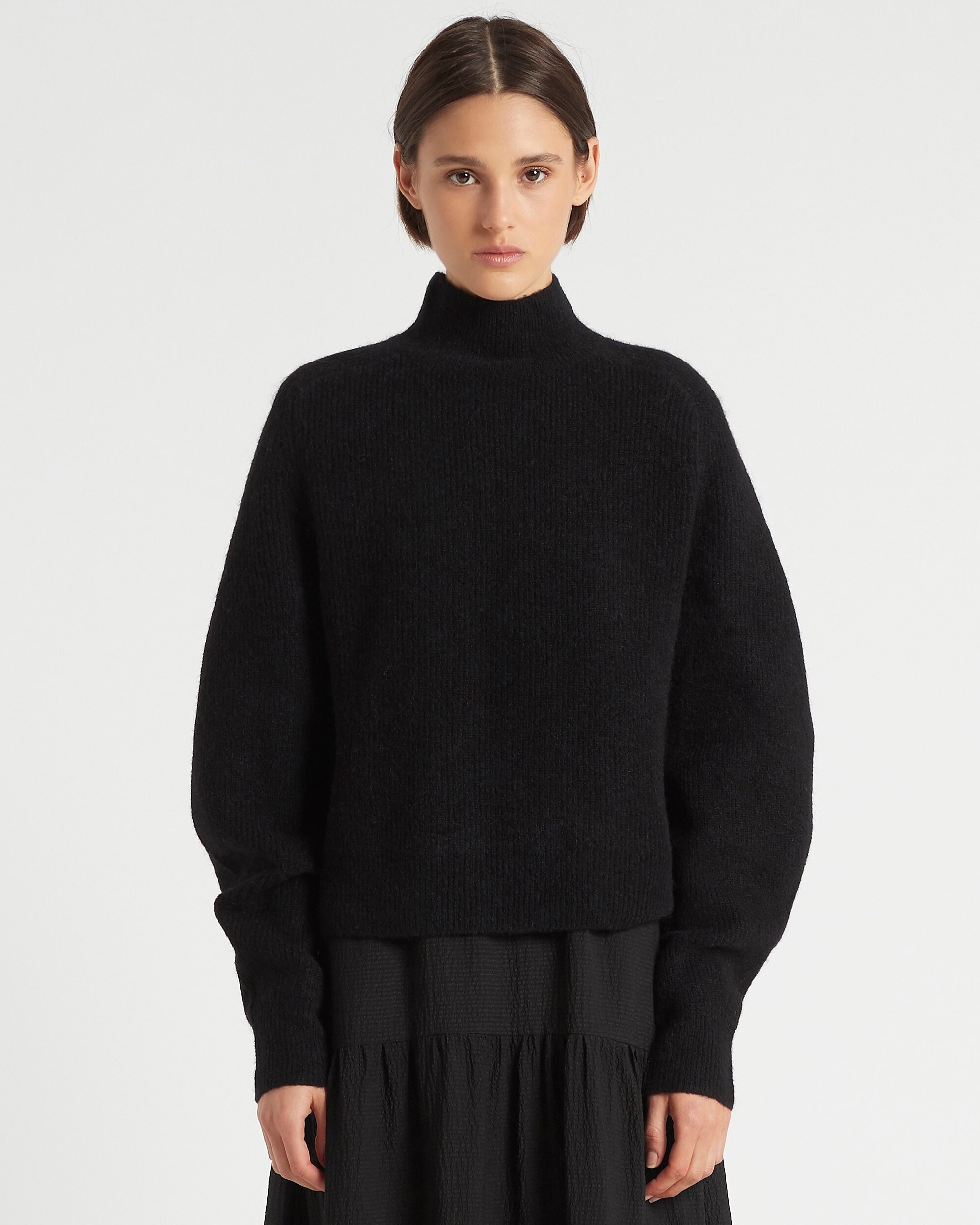 FRANCA RAGLAN SWEATER (BLACK)- SIR W20 Boxing Day Sale