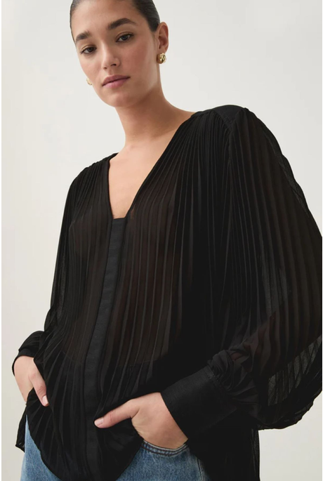 CATHEDRA PLEATED BLOUSE (BLACK)