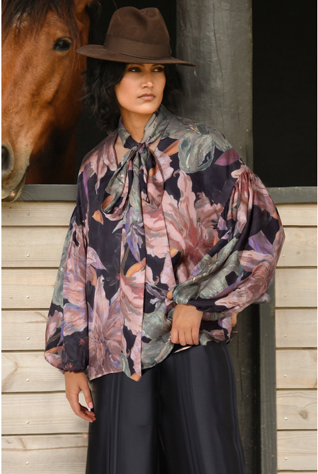 DON'T I BOW IT BLOUSE (MOODY FLORAL)