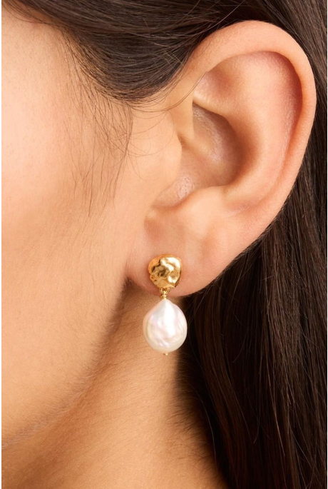 ENDLESS GRACE PEARL DROP EARRINGS (18K GOLD VERMEIL)