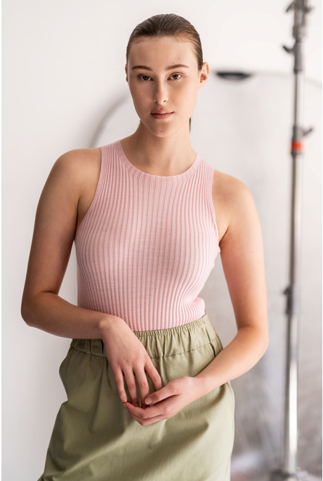 MERINO RIB CREW TANK (LYCHEE)