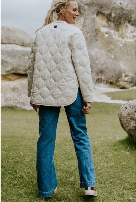 TALEI QUILT BOMBER (CREAM)